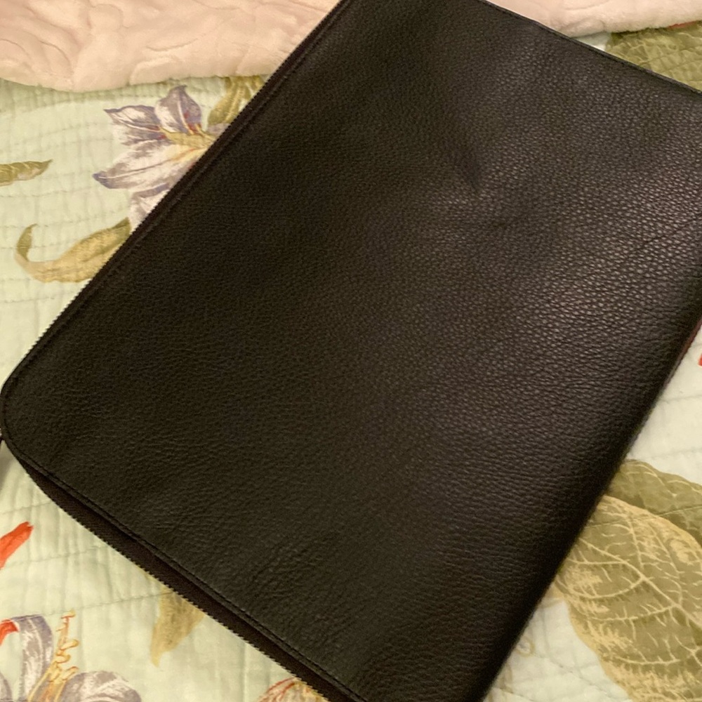 Coach Large Zip Portfolio